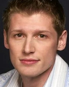 Greg Marcks as Leo