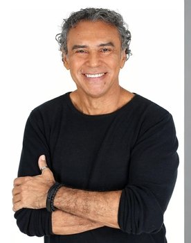 Paulo Fernandes as 