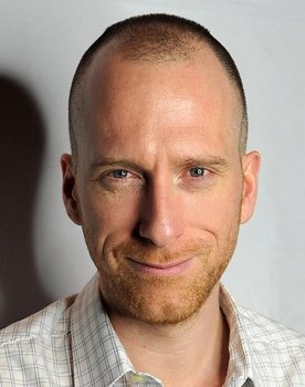 Roar Uthaug as Raymond