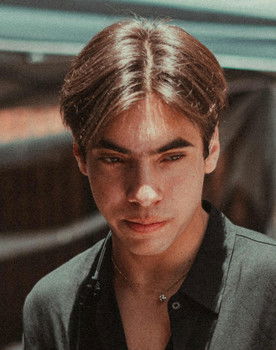 Andrés García as Visitor