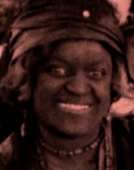 Lillian Johnson as "Sis" Ca'line