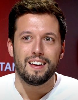 Genís Casals as Frank