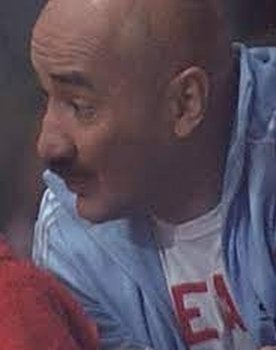 Pippo Merisi as Le marchand de vins