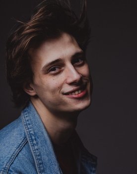 Andrey Nesterenko as Nikita