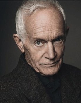 Lance Henriksen Photo
