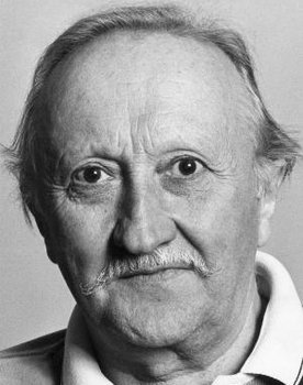 Henry Ottenby as Knotas