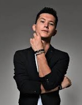 Arif Diren as Latif