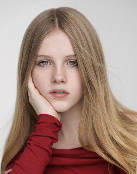 Alyla Browne