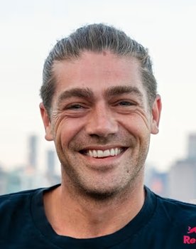 Dominic Di Tommaso as Tom