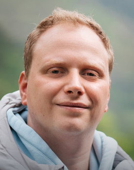 André de Groot as Self (Lives in Ordino-Arcalis, Andorra)