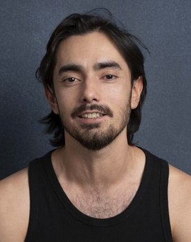 Rodolfo Agüero as Juan
