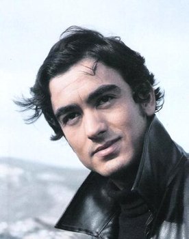 Nikos Galanos as Kostis Kreouzis
