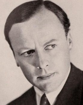 Ekkehard Arendt as Direktor Härtl