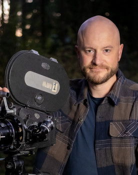 Simon Rasmussen as Narrator (voice)