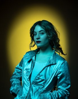 Dorottya Gellért as Dorka