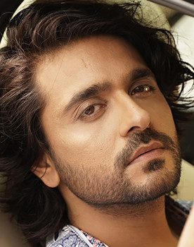 Ashish Sharma as Prithvi Vallabh