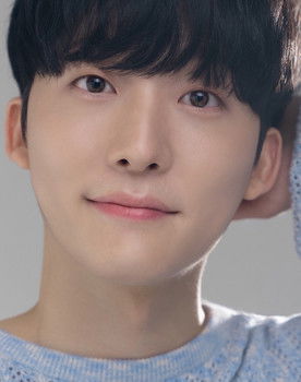 Lee Jun-young as Sung-hoon