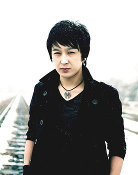 Darhan Eshenaliev as Дастан