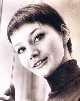 Anna Prucnal as Momcheto