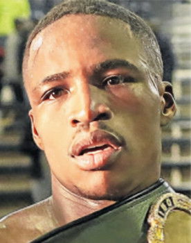 Lusanda Komanisi as Self