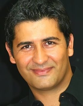 Gürol Güngör as Ismail Yüce