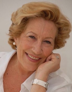 Helena Falé as Mãe de Benedita