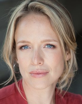 Aryè Campos as Sabrina