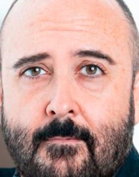 Carlos Areces as Francisco Franco