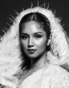 Roxanne Barcelo as Candice