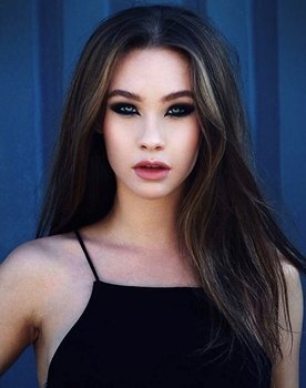 Natalia Toth as Lucy