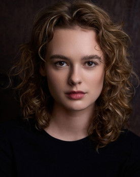 Mies van Rooijen as Ella Jansen