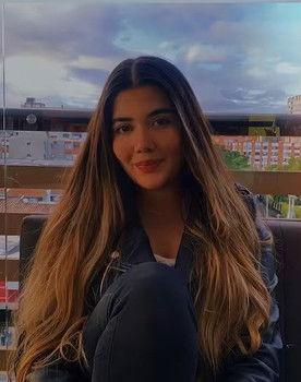 Paula Daniela Yepes as María Camila Mendoza Pinzón