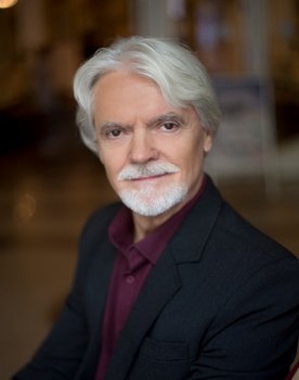 Lajos Csuha as Dr. Elek