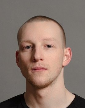 Денис Баталенко as молодой Пескунов