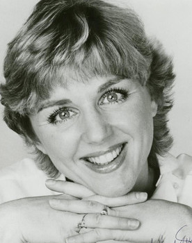 Mallory Sandler as Parenthesis II