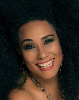 Aymee Nuviola as Celia Cruz, adulta