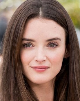Charlotte Le Bon Photo