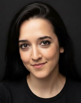 Betül Berk as Dilek