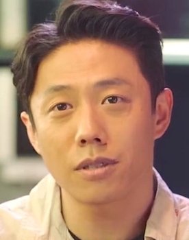 Jeon Jun-woo as Jun Joon-woo