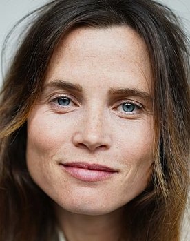 Gitte Witt as Karstens flørt