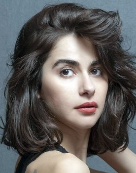 Nesrin Cavadzade as Dilber
