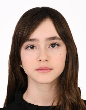 Mae Baptiste as Young Sarah