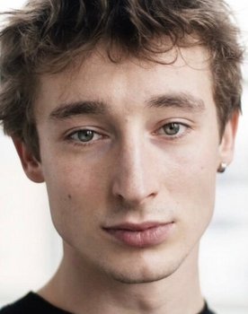 Artemy Milgram as Slava