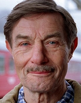 Baard Owe as Ob. Bennedsen