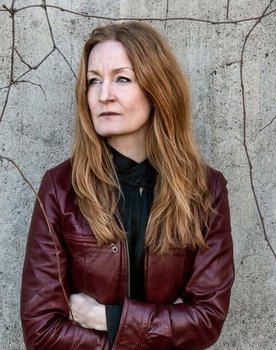 Anna Stadling as Guitars & Vocals