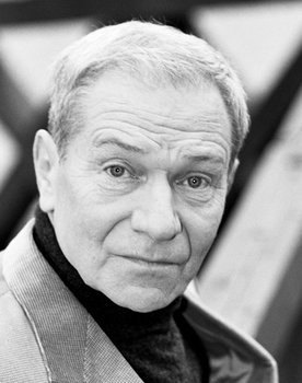 Volli Käro as Father