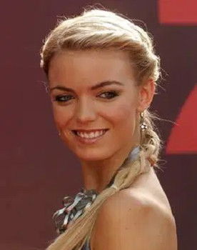 Anni Wendler as Paris