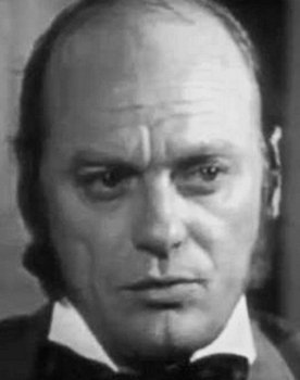 Gueorgui Stoyanov as Nachalnikat
