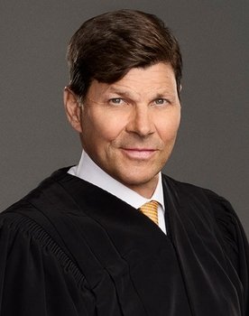 Daniel Mentzer as Self - Lawyer