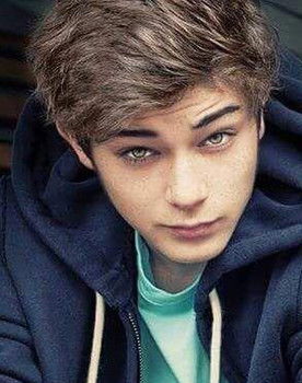 Federico Russo as Domenico "Mimmo" Cesaroni